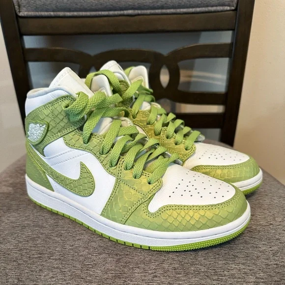 Air Jordan 1 Mid SE Green Python 2022 Womens Size 7 - Picture 4 of 11